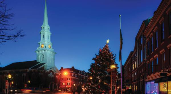 This New Hampshire City Is a Christmas Wonderland And You Have to Visit
