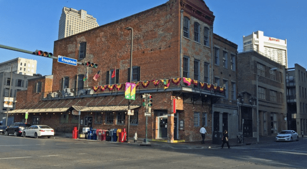 There’s Always A Line Out The Door At This Famous New Orleans Restaurant