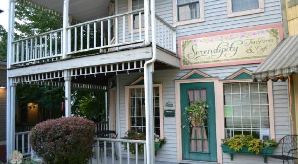 The Whimsical Tea Room In Pennsylvania That’s Like Something From A Storybook