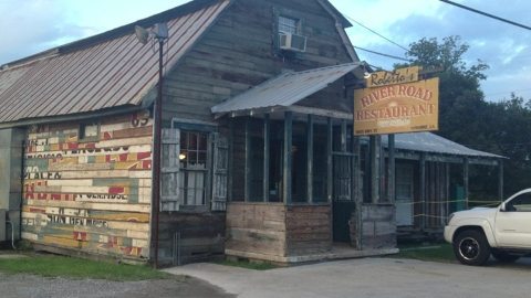 This Incredible Cajun Restaurant Might Just Be The Best Kept Secret In Louisiana