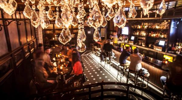 The Hidden Speakeasy In Milwaukee That Will Transport You To Another Era