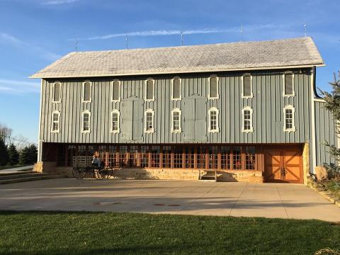 This Beautiful Barn In Ohio Is Also A Winery And You’ll Want To Visit