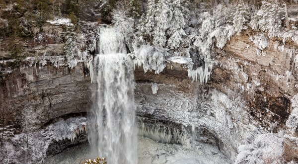 These Photos Of A Frozen Fall Creek Falls Will Take Your Breath Away