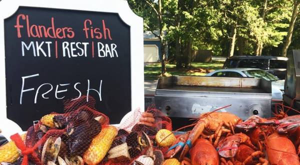 This No Frills Fish Market On The Connecticut Coast Belongs On Your Bucket List