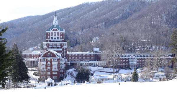 The History Behind This Remote Hotel In Virginia Is Both Eerie And Fascinating