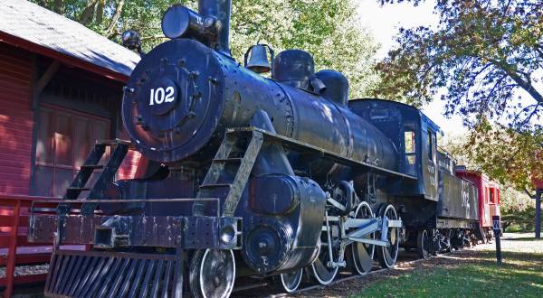 There’s A Little-Known, Fascinating Train Park In Minnesota And You’ll Want To Visit
