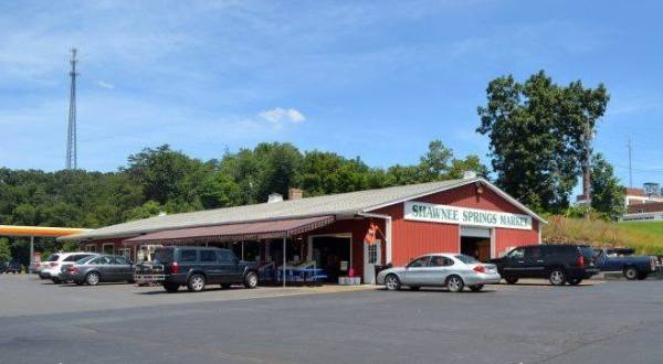 This Old-Fashioned Farm Market Hiding In Virginia Is An Absolute Must-Visit