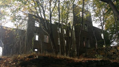 Most People Don’t Know About These Strange Ruins Hiding In Maine