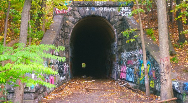 This Amazing Hiking Trail In Massachusetts Takes You Through An Abandoned Train Tunnel