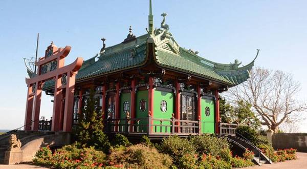 There’s A Stunning, Chinese Tea House In Rhode Island You Have To See To Believe