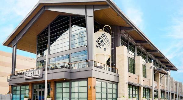 If You Live In Dallas – Fort Worth, You Must Visit This Unbelievable Food Hall At Least Once