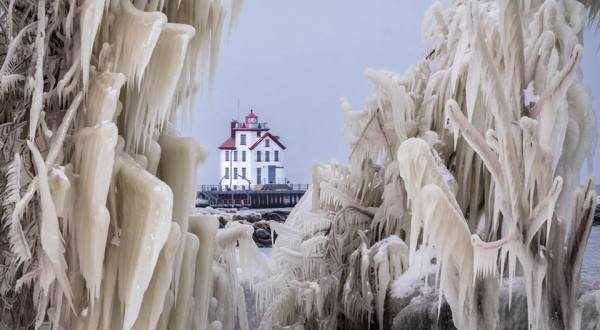 11 Places Around Cleveland That Transform Into Mesmerizing Ice Gardens In The Wintertime
