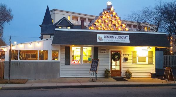 The Unassuming Virginia Restaurant That Serves The Best Seafood You’ve Ever Tried