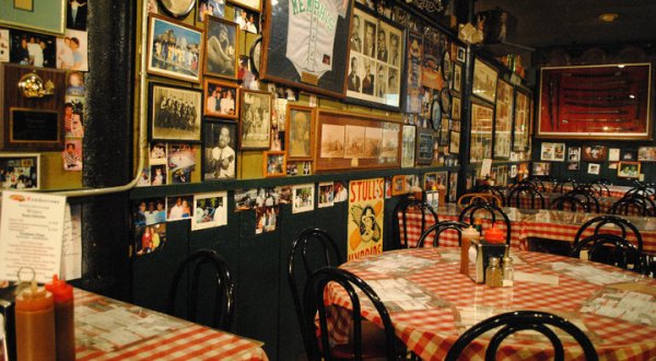 This Iconic Restaurant In Tennessee Just Might Serve The Best Barbecue In The Entire World