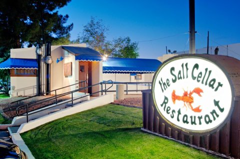 You’ll Love Dining In This Subterranean Seafood Spot In Arizona