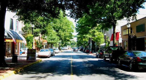 8 Towns In Delaware With The Best, Most Lively Main Streets
