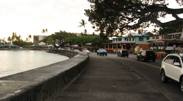 This One Street In Hawaii Has Every Type Of Restaurant You Can Imagine