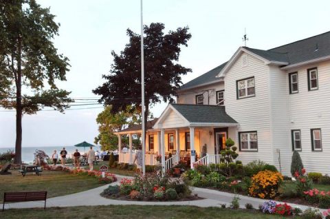 A Secluded Waterfront Restaurant In Ohio, The Lakehouse Inn And Winery Is One Of The Most Magical Places You’ll Ever Eat