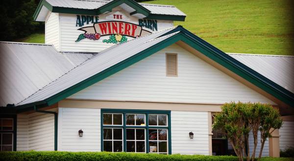This Beautiful Barn In Tennessee Is Also A Winery And You’ll Want To Visit