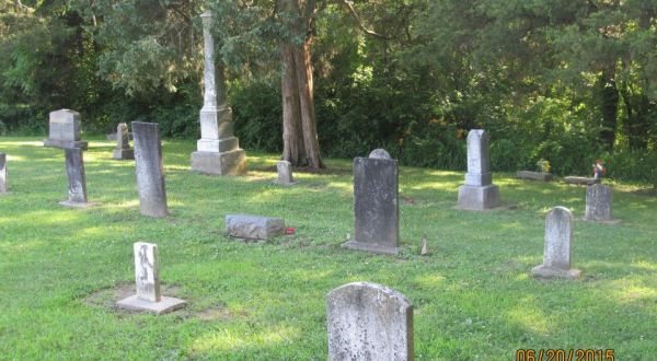 The Story Behind This Ghost Town Cemetery In Illinois Will Chill You To The Bone