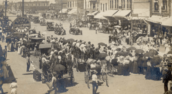 13 Vintage Photos Of Dallas – Fort Worth Streets That Will Take You Back In Time