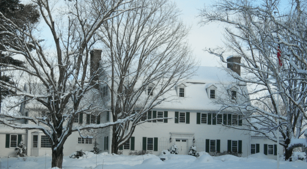 These 7 New Hampshire Inns Are Perfect for A Cozy Winter Weekend