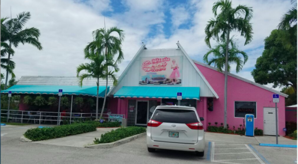 You’ll Absolutely Love This 50s Themed Diner In Florida