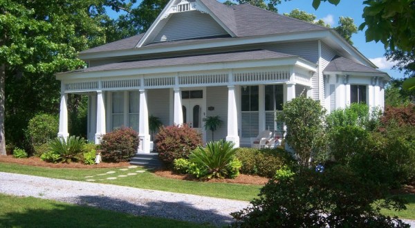 You’ll Never Forget Your Stay At This Cozy Bed And Breakfast In Alabama