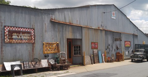 The Tiny Town In North Carolina That's Absolute Heaven If You Love Antiquing