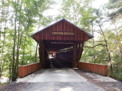 The Swann Bridge Is The Longest Covered Bridge In Alabama And It's Nothing Short Of Spectacular