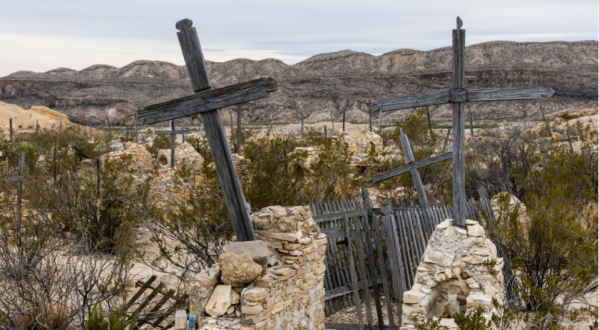 The Story Behind This Ghost Town Cemetery In Texas Will Chill You To The Bone