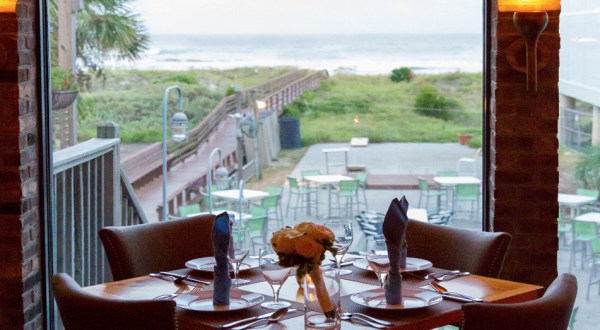 The Charming Coastal Town Restaurant Every South Carolinian Needs To Visit
