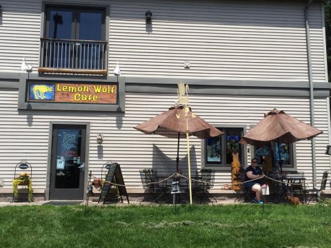 The Unassuming Minnesota Restaurant That Serves The Best Seafood You've Ever Tried