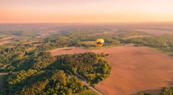 Take This Epic Hot Air Balloon Ride Over The Grand Canyon Of The East Before You Die