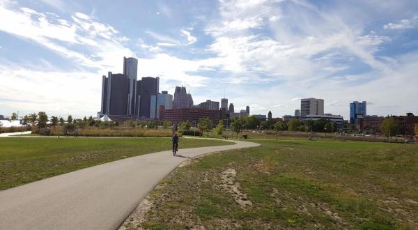 The Dequindre Cut Greenway In Detroit Offers A Perfect Sunny Day Stroll