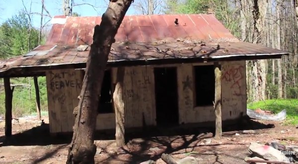 Hike To This Abandoned Town In North Carolina That’s Rumored To Be Haunted