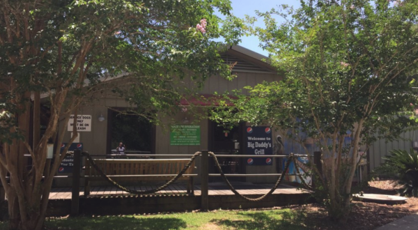 The Unassuming Alabama Restaurant That Serves The Best Seafood You’ve Ever Tried