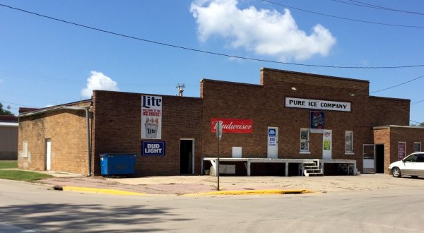 Here Are The 9 Most Iconic Bars In All Of South Dakota