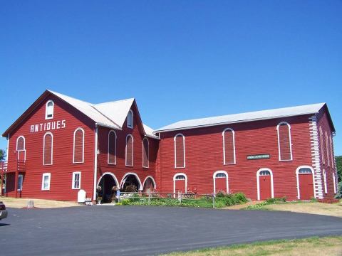 Everyone In Pennsylvania Should Visit This Amazing Antique Barn At Least Once
