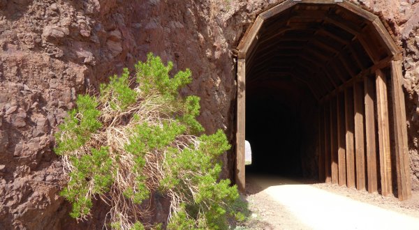 This Amazing Hiking Trail In Nevada Takes You Through An Abandoned Train Tunnel