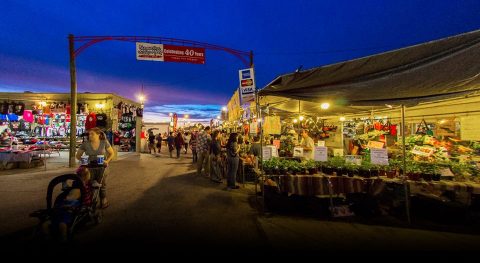 You Could Easily Spend All Weekend At This Enormous Arizona Flea Market