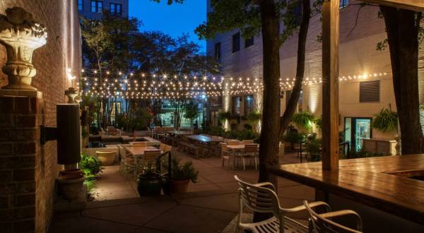 It’s Impossible Not To Love This Lush Courtyard Restaurant Hiding In Tennessee