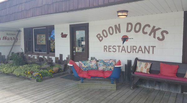 This Restaurant Way Out In The Delaware Countryside Has The Best Doggone Food You’ve Tried In Ages