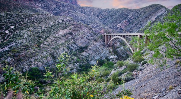 8 Unlikely Romantic Spots In Arizona To Visit With That Special Someone