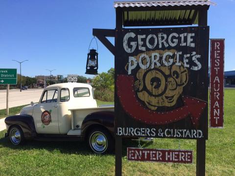 A Treehouse Restaurant In Wisconsin, Georgie Porgie’s, Is Downright Enchanting