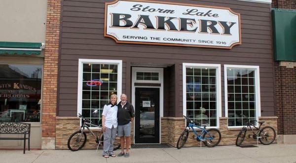 The Iowa Bakery In The Middle Of Nowhere That’s One Of The Best On Earth