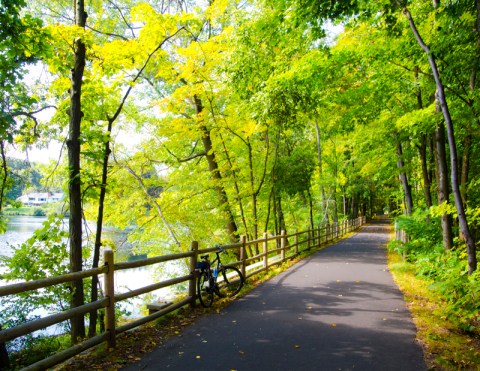 11 Scenic Rail Trails In Connecticut That Are Downright Picture Perfect