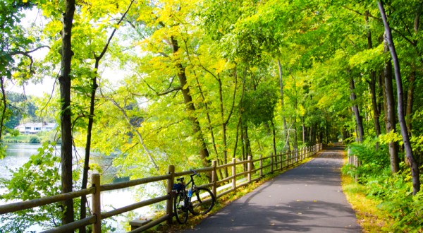 11 Scenic Rail Trails In Connecticut That Are Downright Picture Perfect