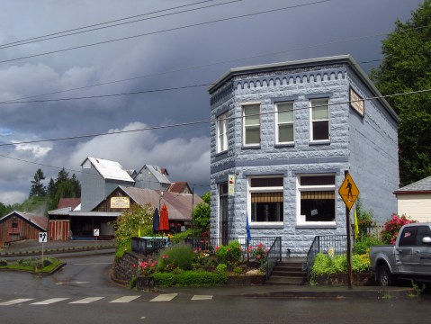 The Tiny Town In Oregon That’s Absolute Heaven If You Love Antiquing