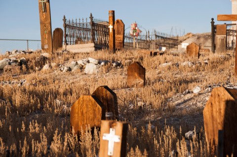 The Story Behind This Ghost Town Cemetery In Nevada Will Chill You To The Bone